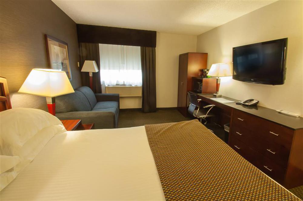 Best Western Airport Inn Calgary Room photo