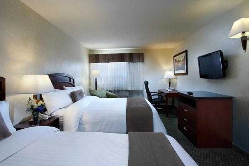 Best Western Airport Inn Calgary Exterior photo